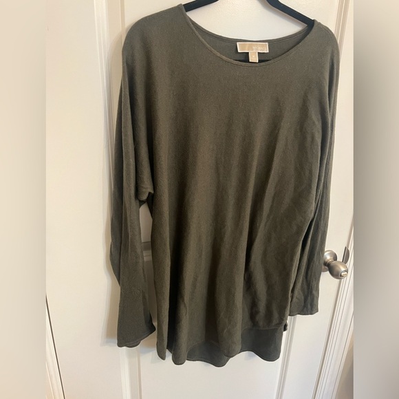 Michael Kors Olive Green Oversized Soft Sweater Size Medium - Picture 4 of 10
